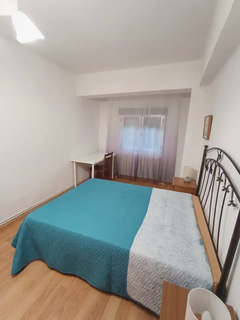 Schlafzimmer von Wohnung zur Miete in Cuenca mit Heizung, Terrasse und Möbliert