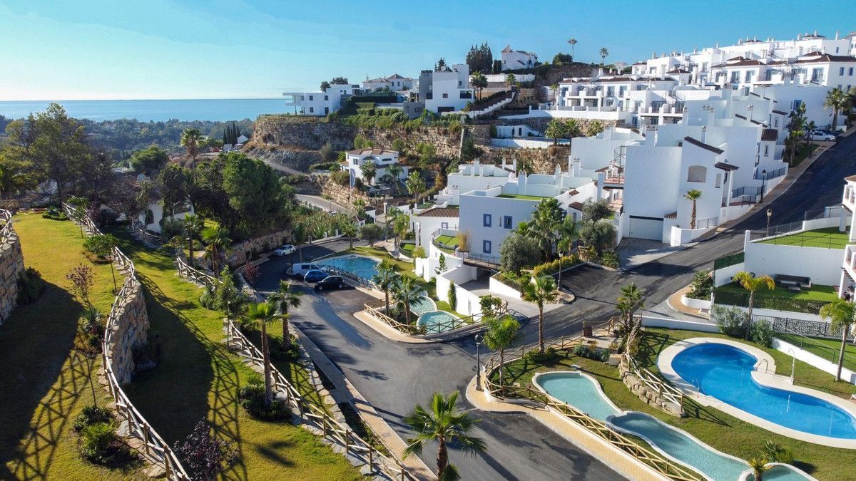 Exterior view of Attic to rent in Benahavís  with Air Conditioner, Heating and Terrace