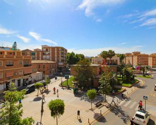 Vista exterior de Pis en venda en Motril amb Terrassa i Balcó