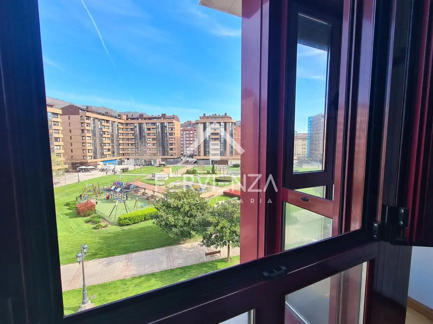 Vista exterior de Pis en venda en Oviedo 