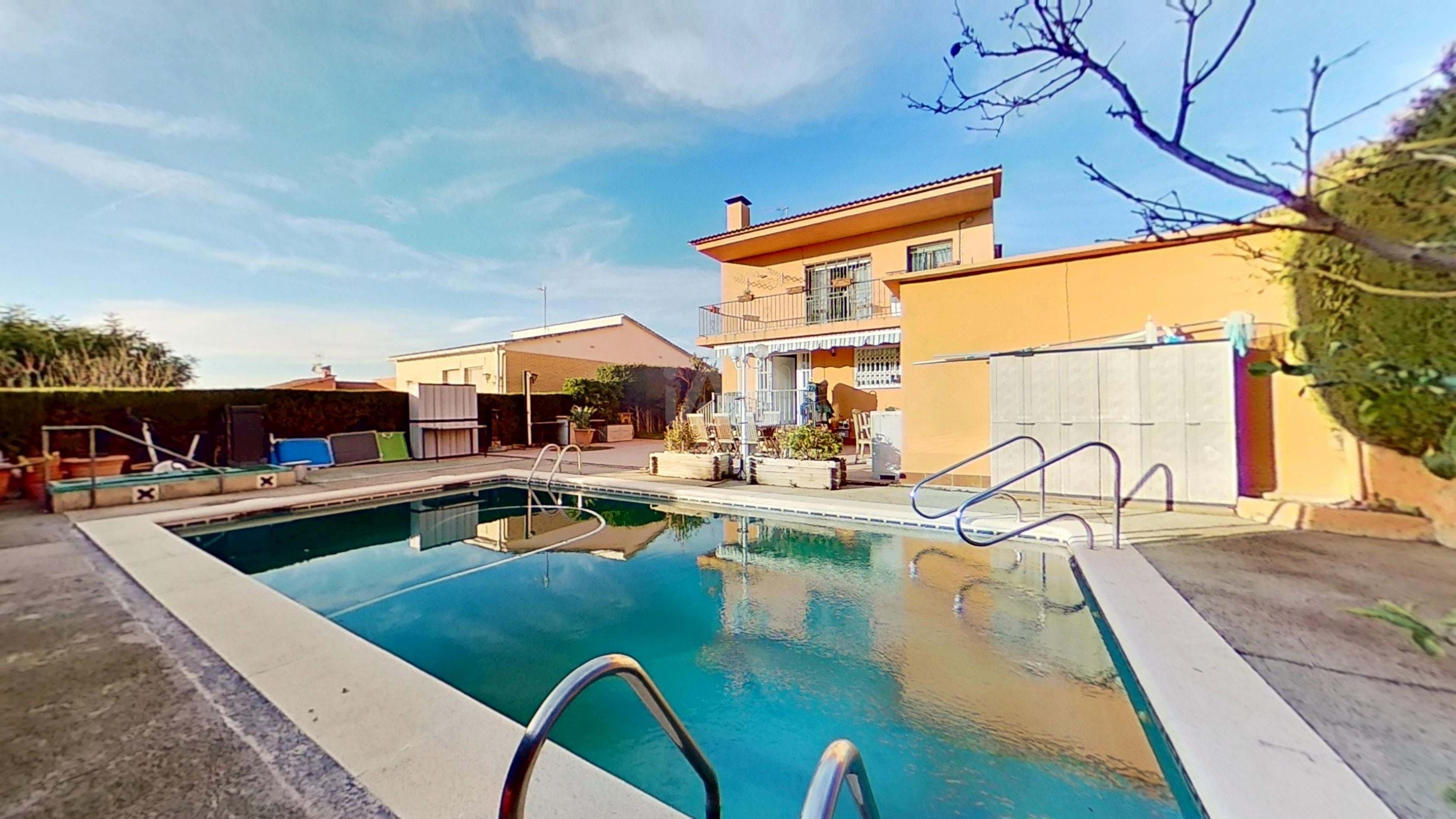 Piscina de Casa o chalet en venta en El Vendrell con Calefacción, Terraza y Piscina