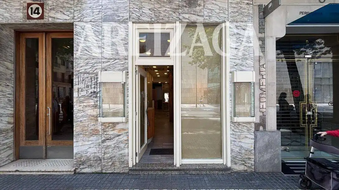 Vista exterior de Local de alquiler en Donostia - San Sebastián  con Aire acondicionado y Amueblado