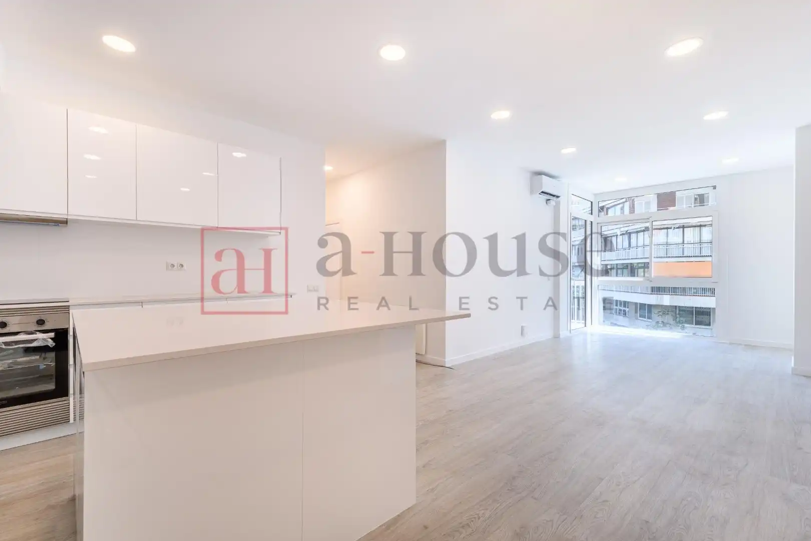 Piso con terraza en venta en Avenida Diagonal, imagen 2