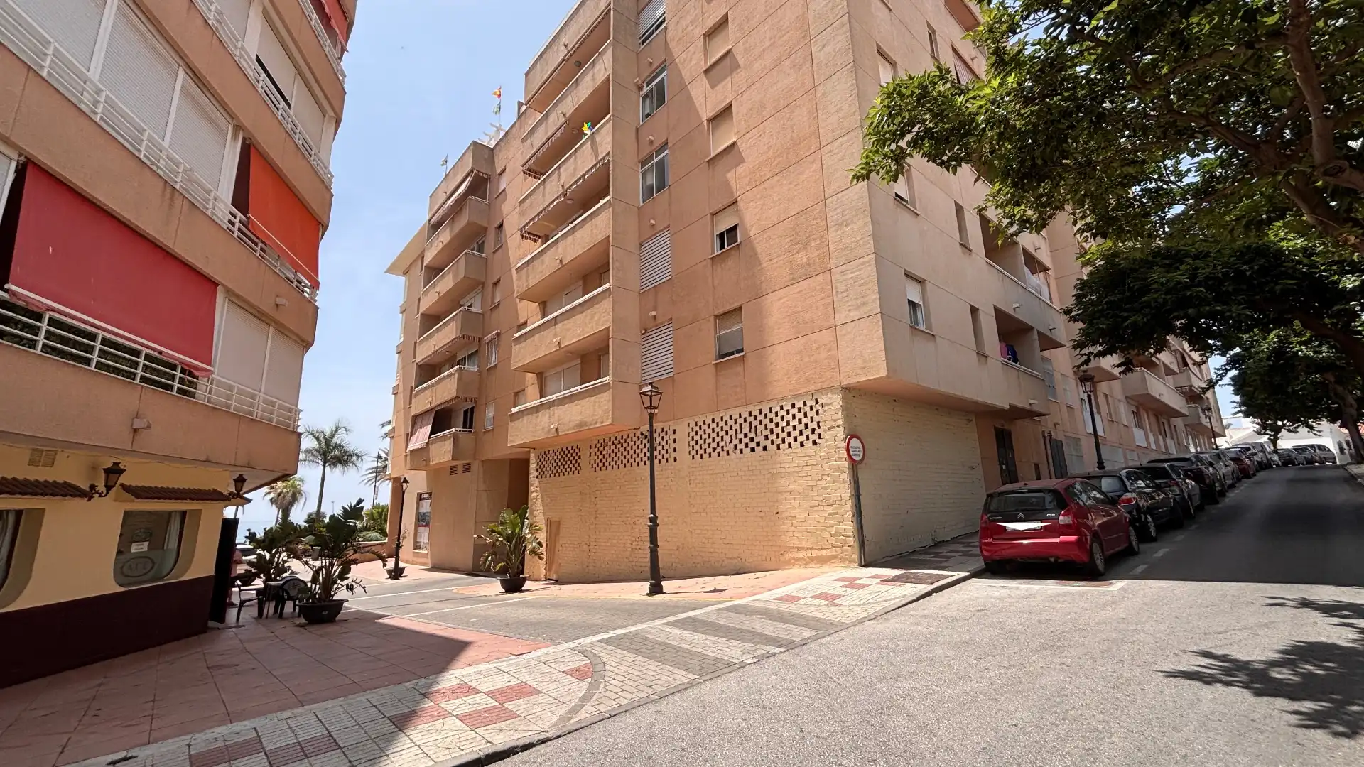 Vista exterior de Local en venta en Estepona
