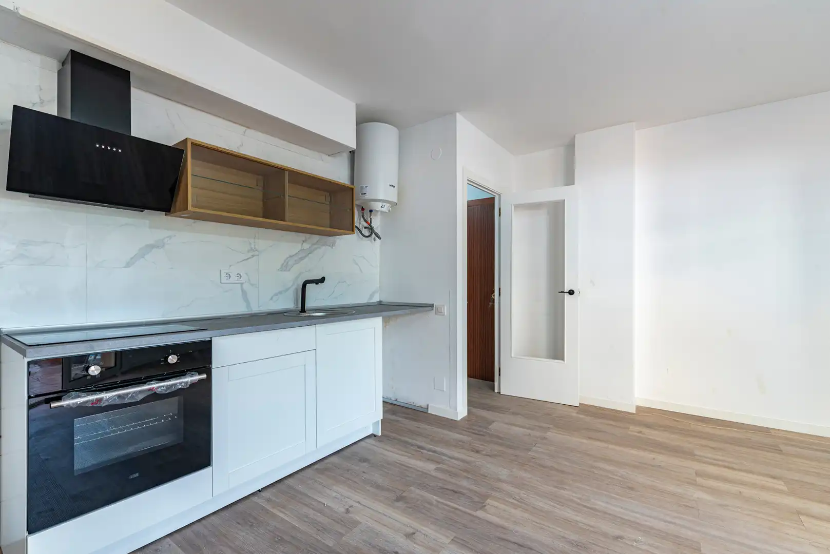 Küche von Wohnung zum Verkauf in Mataró mit Parkett, Terrasse und Balkon