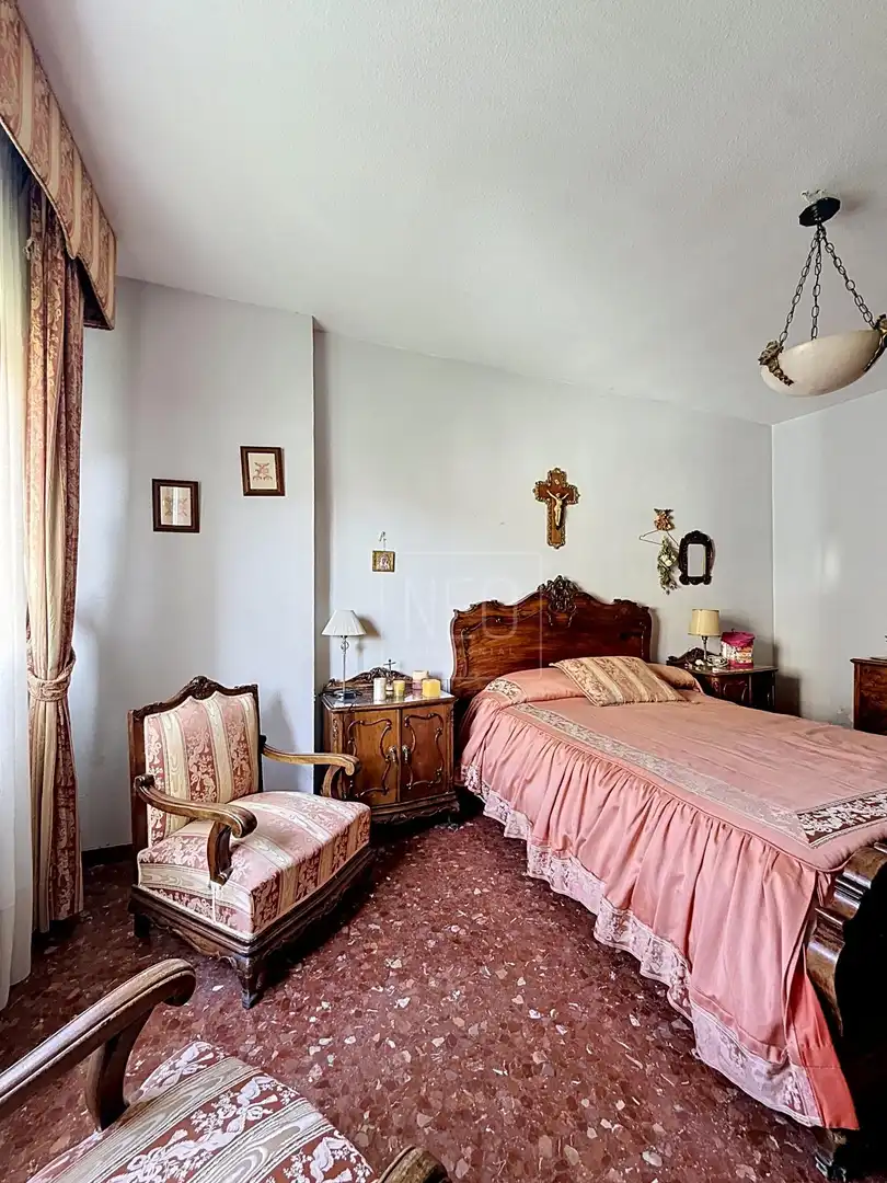 Bedroom of Flat for sale in Granada  with Heating, Storage room and Balcony
