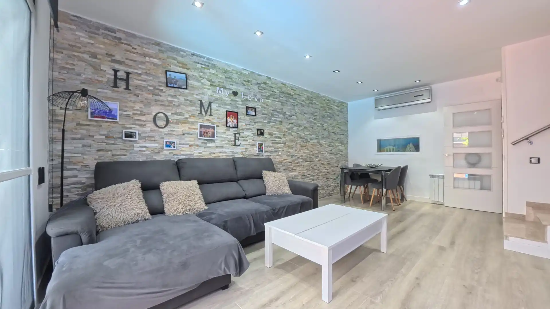 Living room of Detached homes for sale in Cubelles  with Air Conditioner, Heating and Private garden