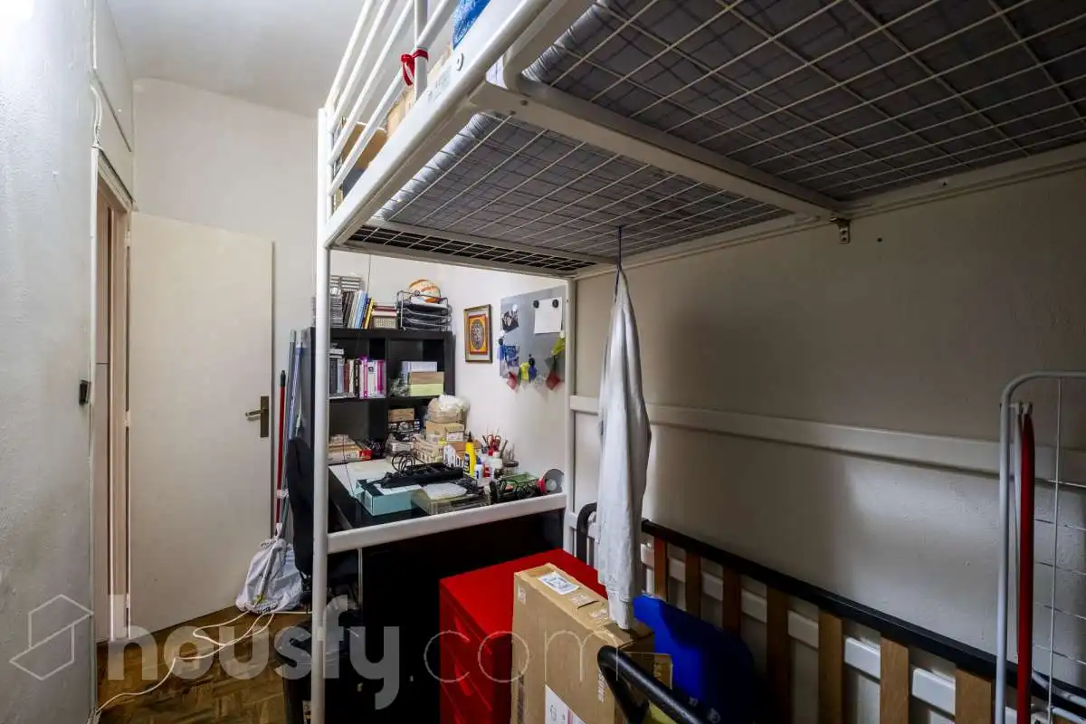 Habitación de Piso en venta en Barcelona con Balcón