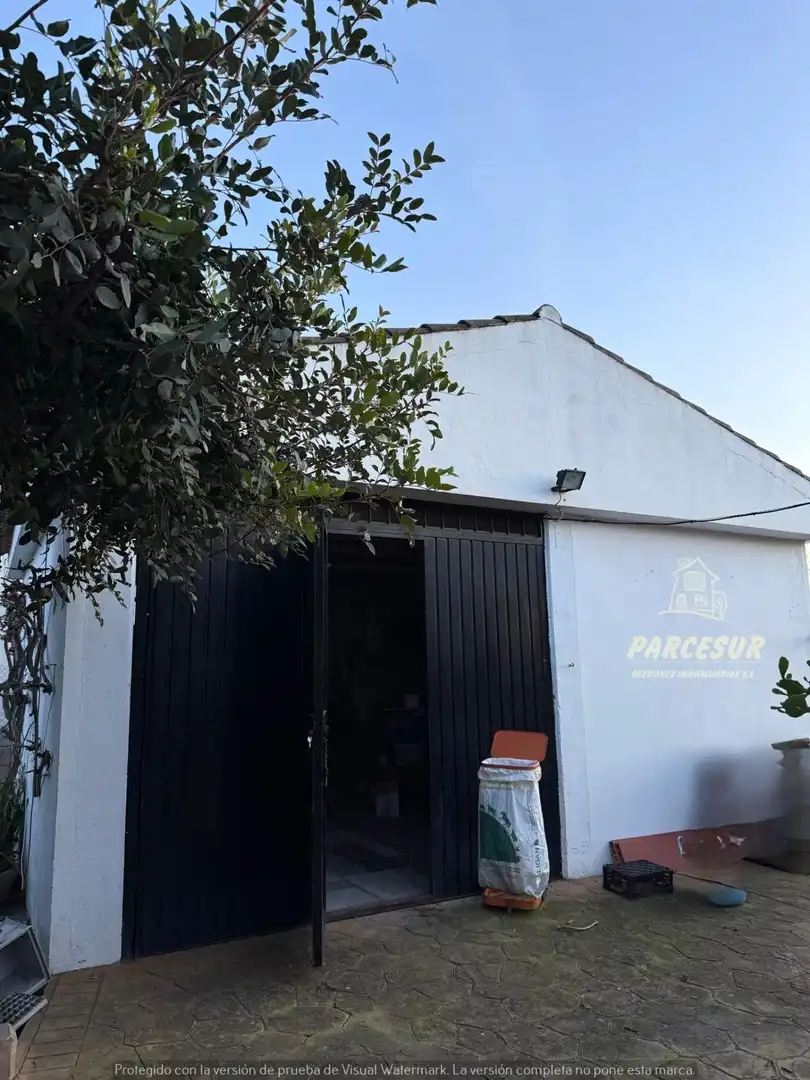 Vista exterior de Casa o xalet en venda en Córdoba amb Aire condicionat, Calefacció i Jardí privat