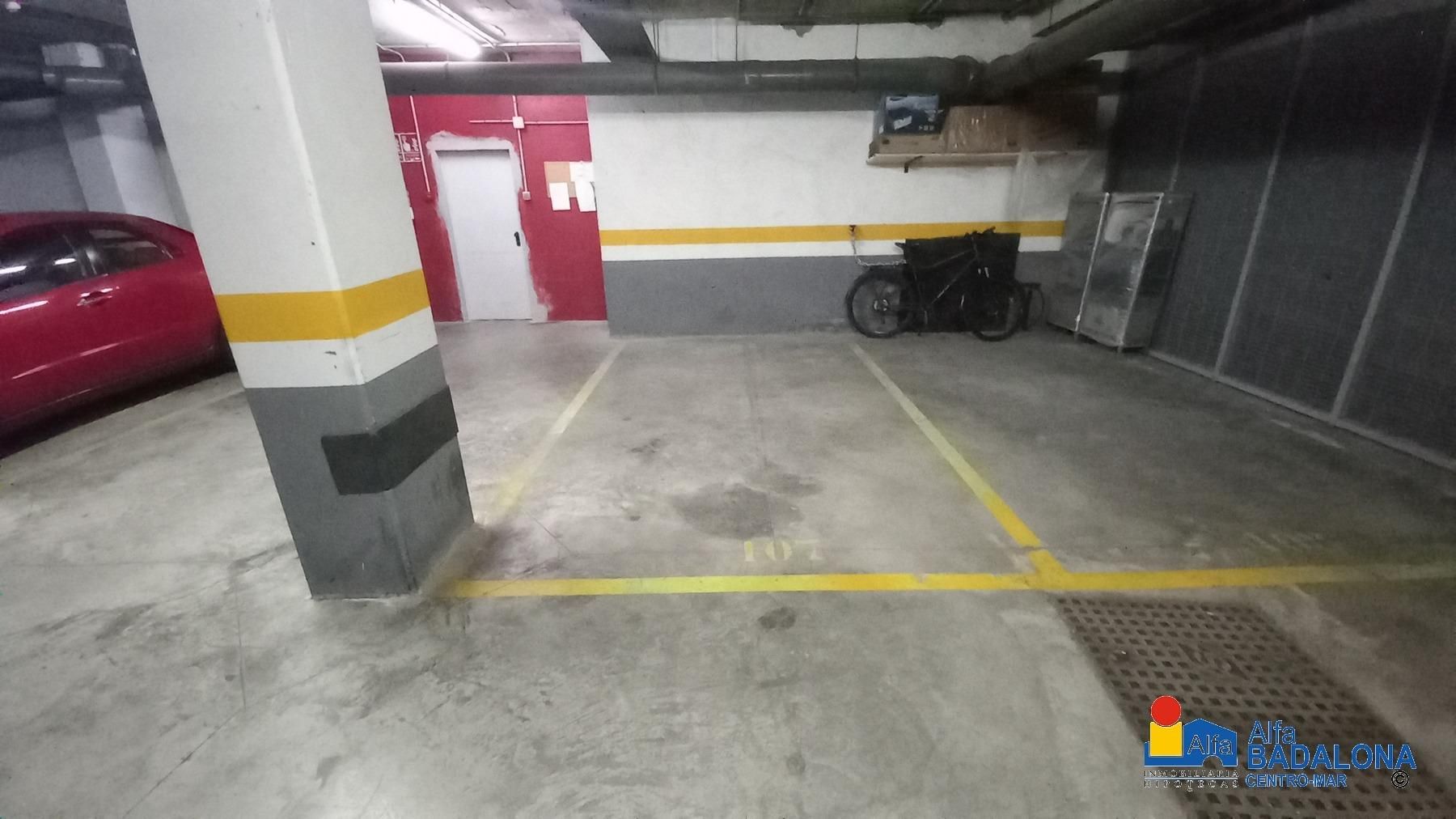 Aparcament de Garatge de lloguer en Badalona