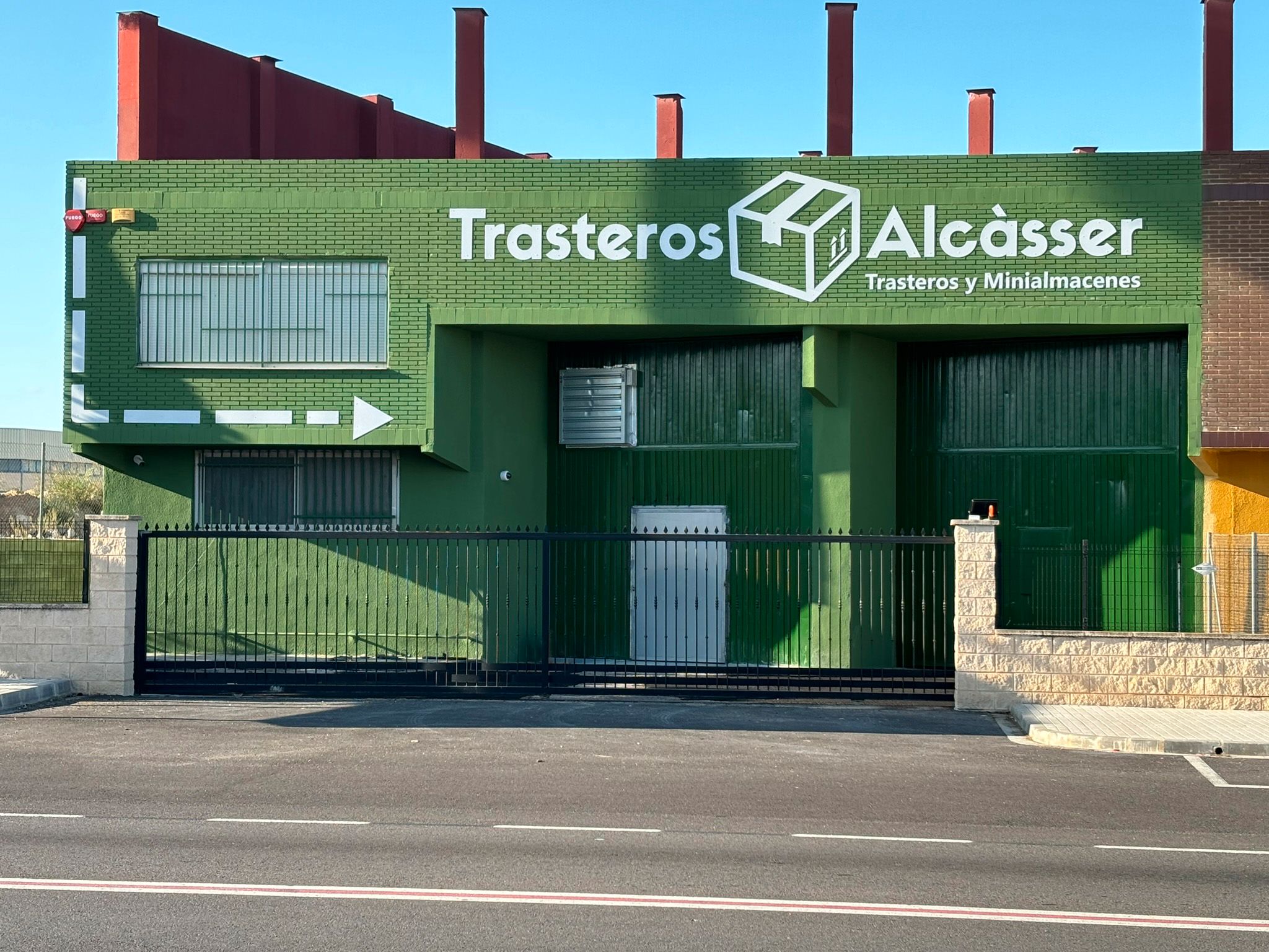 Exterior view of Box room to rent in Alcàsser  with Alarm