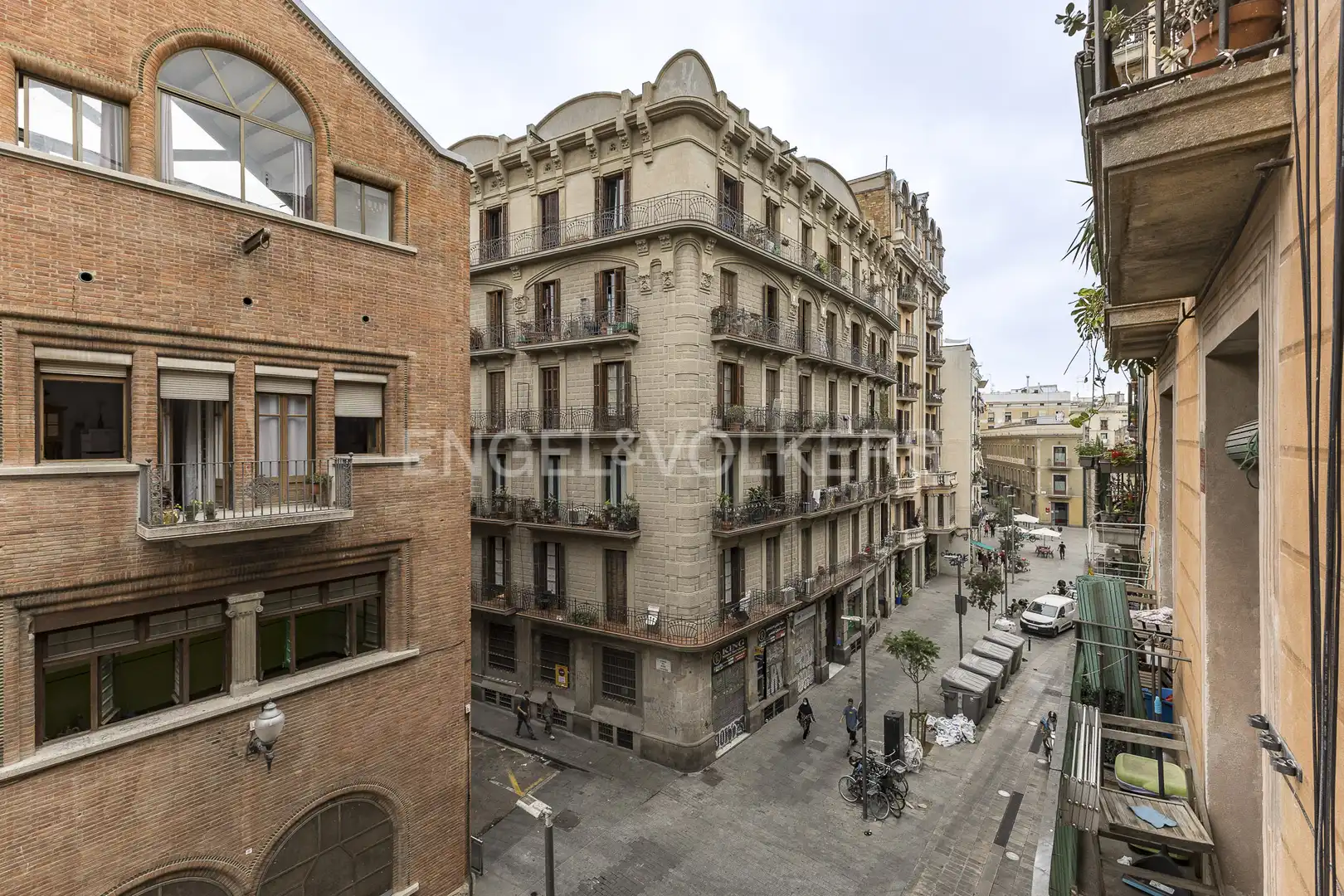Vista exterior de Edificio en venta en Barcelona