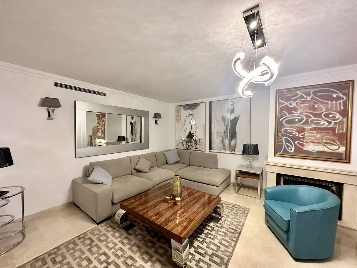 Apartament amb terrassa en venda a Milla de Oro, imagen 4