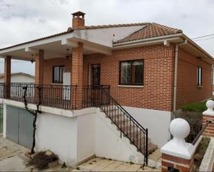 Exterior view of House or chalet for sale in Rueda