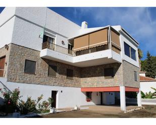 Vista exterior de Casa o xalet en venda en Almuñécar amb Calefacció, Jardí privat i Terrassa