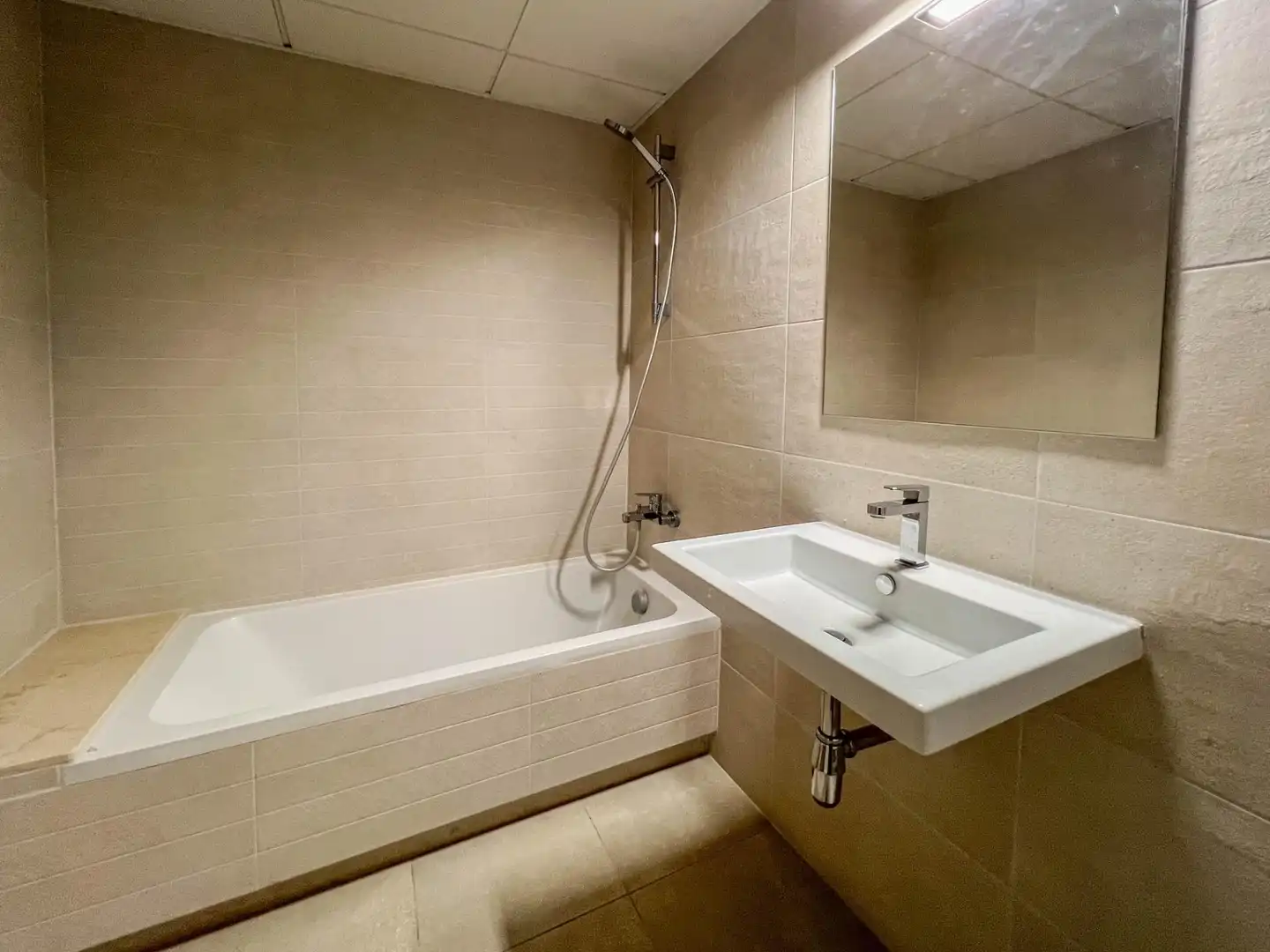 Bathroom of Flat for sale in Valencia  with Air Conditioner, Heating and Private garden