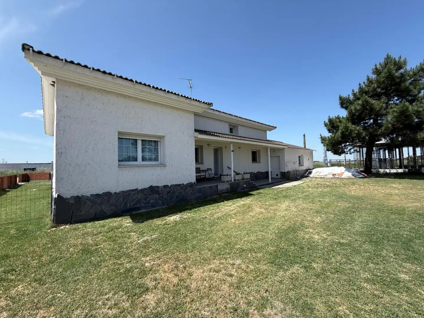 Vista exterior de Casa o chalet en venta en Sanchonuño con Calefacción, Jardín privado y Trastero