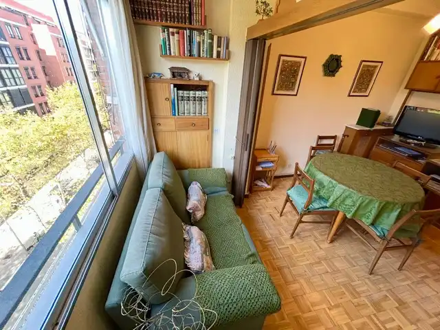 Sala d'estar de Pis en venda en Madrid amb Calefacció, Terrassa i Moblat