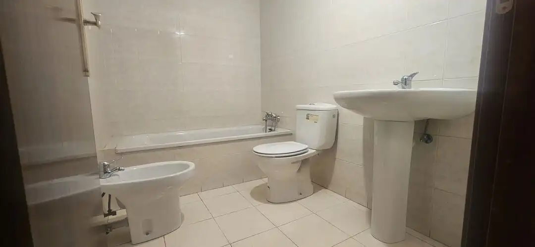Badezimmer von Wohnung zum Verkauf in Bilbao  mit Heizung, Abstellraum und Alarm