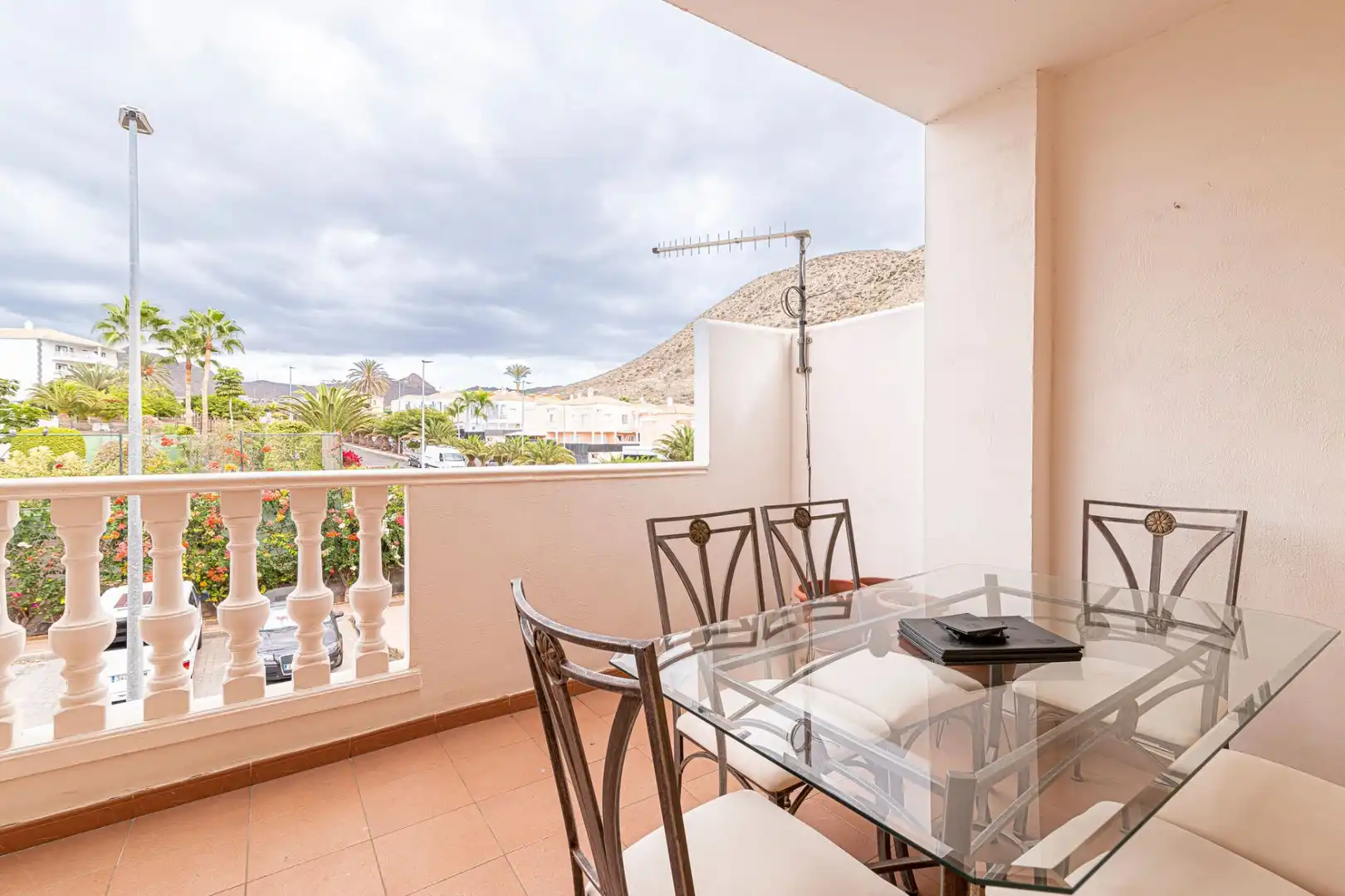 Terraza de Piso de alquiler en Arona con Terraza, Amueblado y Piscina comunitaria