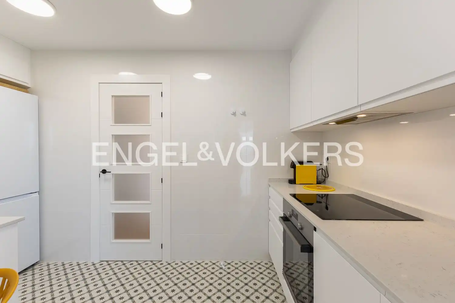 Cuina de Pis de lloguer en Valencia amb Calefacció, Parquet i Terrassa
