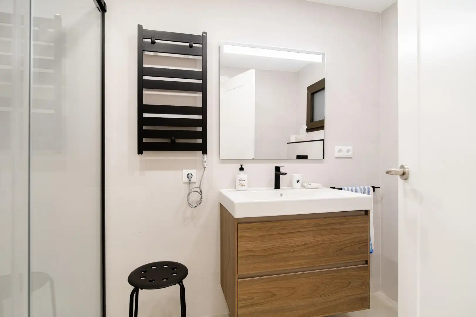 Badezimmer von Wohnungen zum Verkauf in Benicasim / Benicàssim mit Klimaanlage, Heizung und Privatgarten