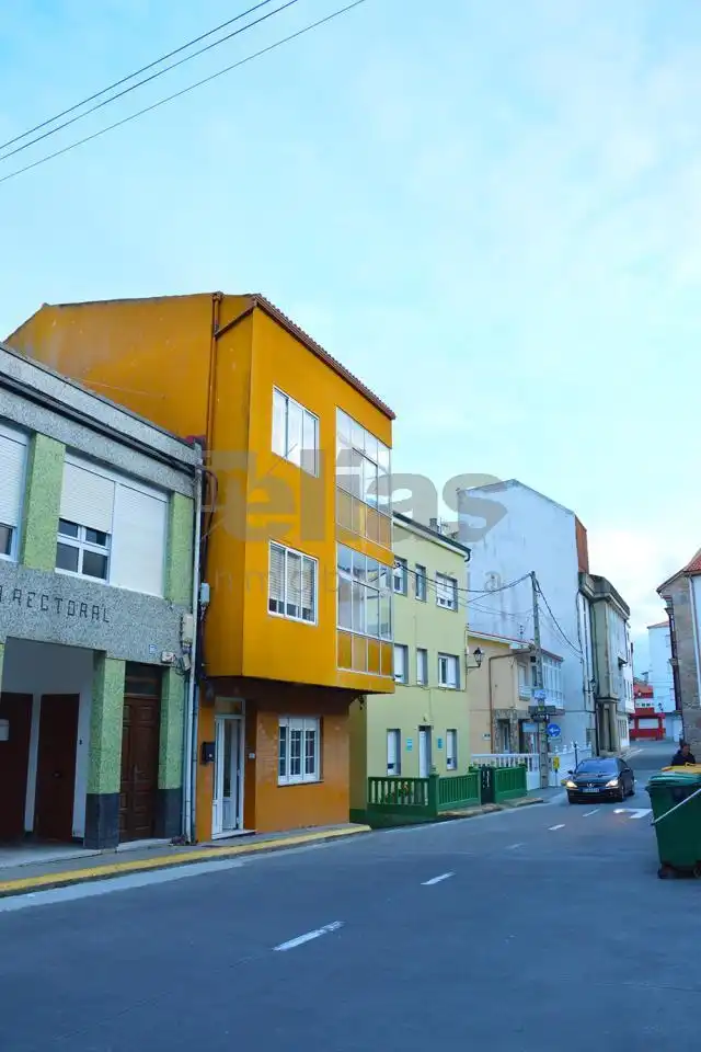 Vista exterior de Casa o xalet en venda en Muxía amb Moblat
