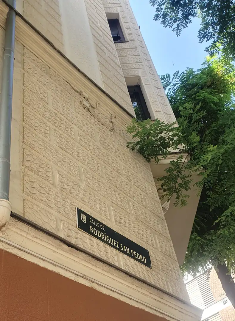 Exterior view of Garage for sale in Madrid