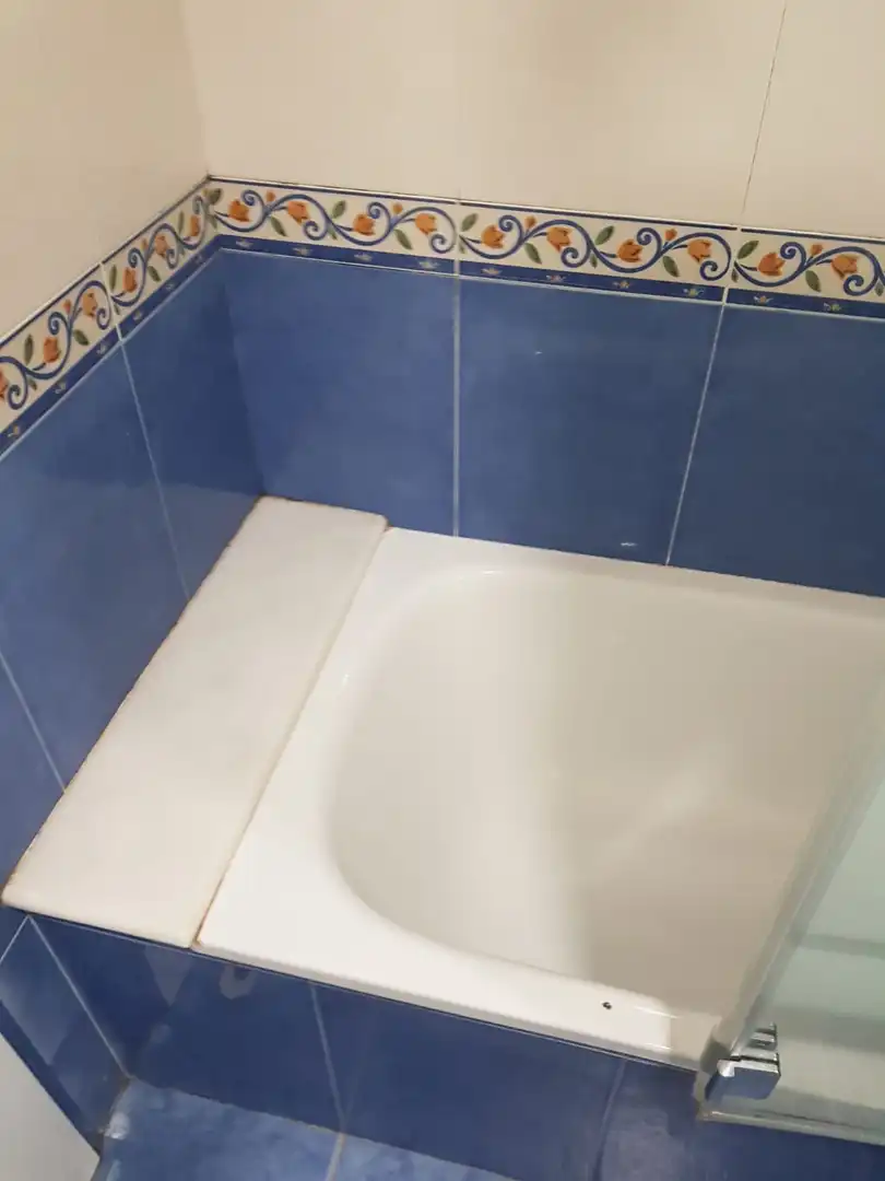 Baño de Piso de alquiler en Roquetas de Mar con Aire acondicionado, Calefacción y Parquet