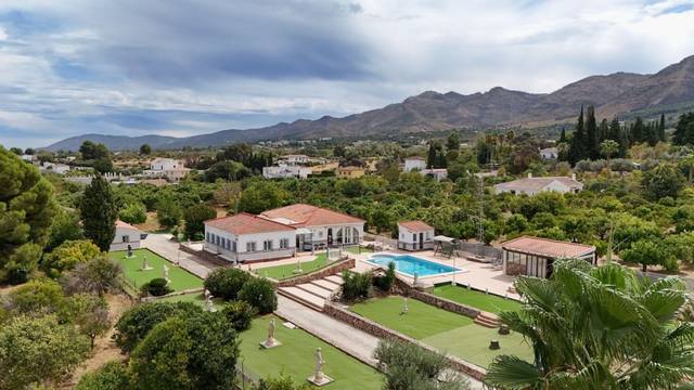 Casa-chalet en Venta en Centro