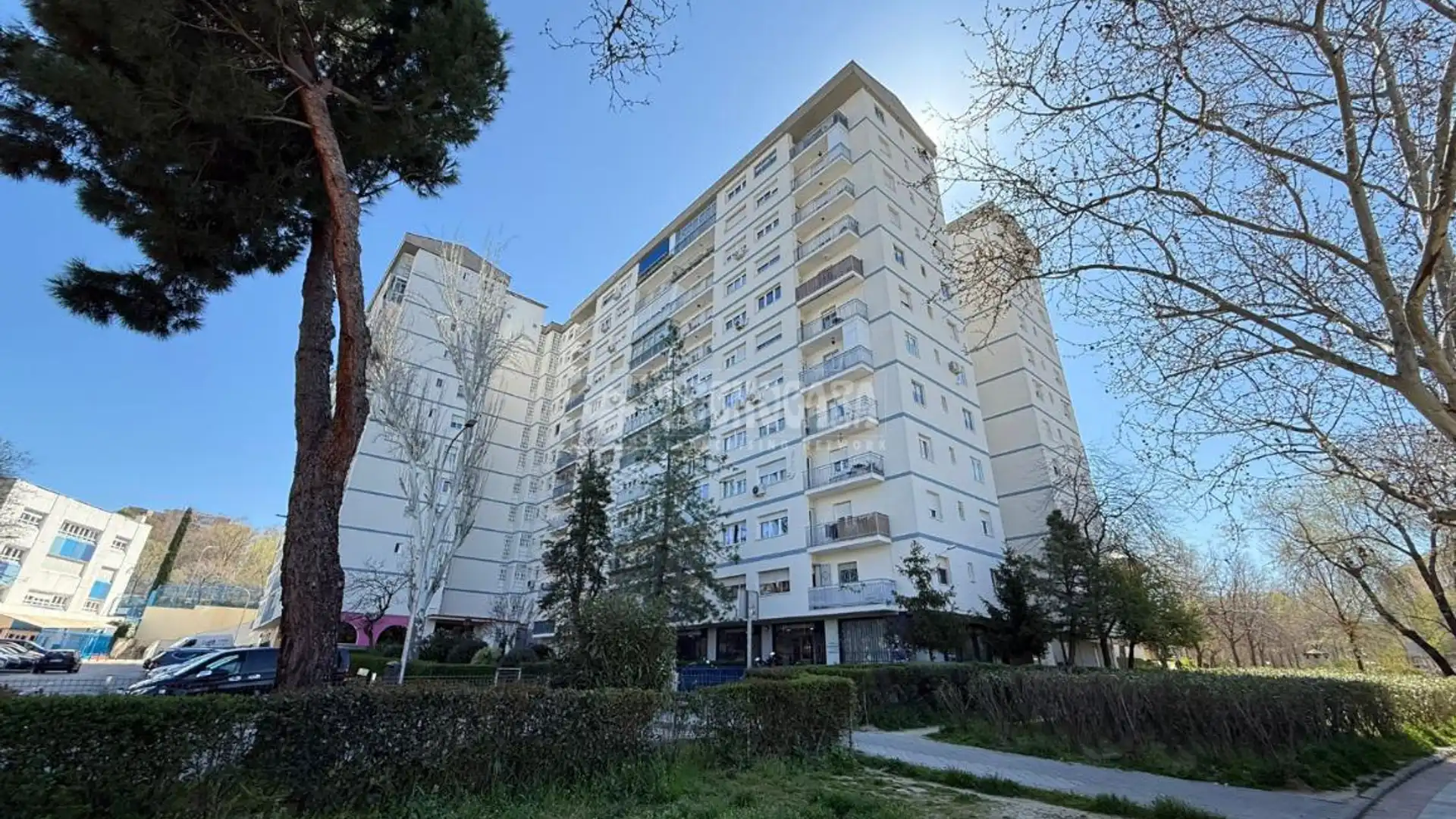 Außenansicht von Wohnung zum Verkauf in  Madrid Capital mit Heizung