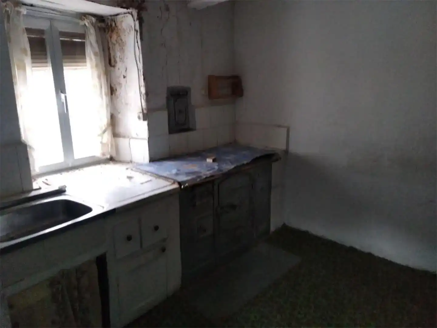 Cuina de Casa adosada en venda en Murias de Paredes amb Traster