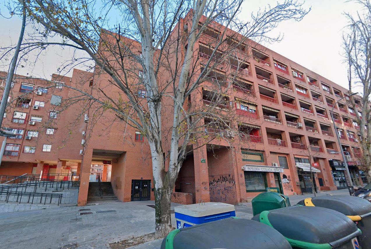 Vista exterior de Garatge en venda en Coslada amb Alarma