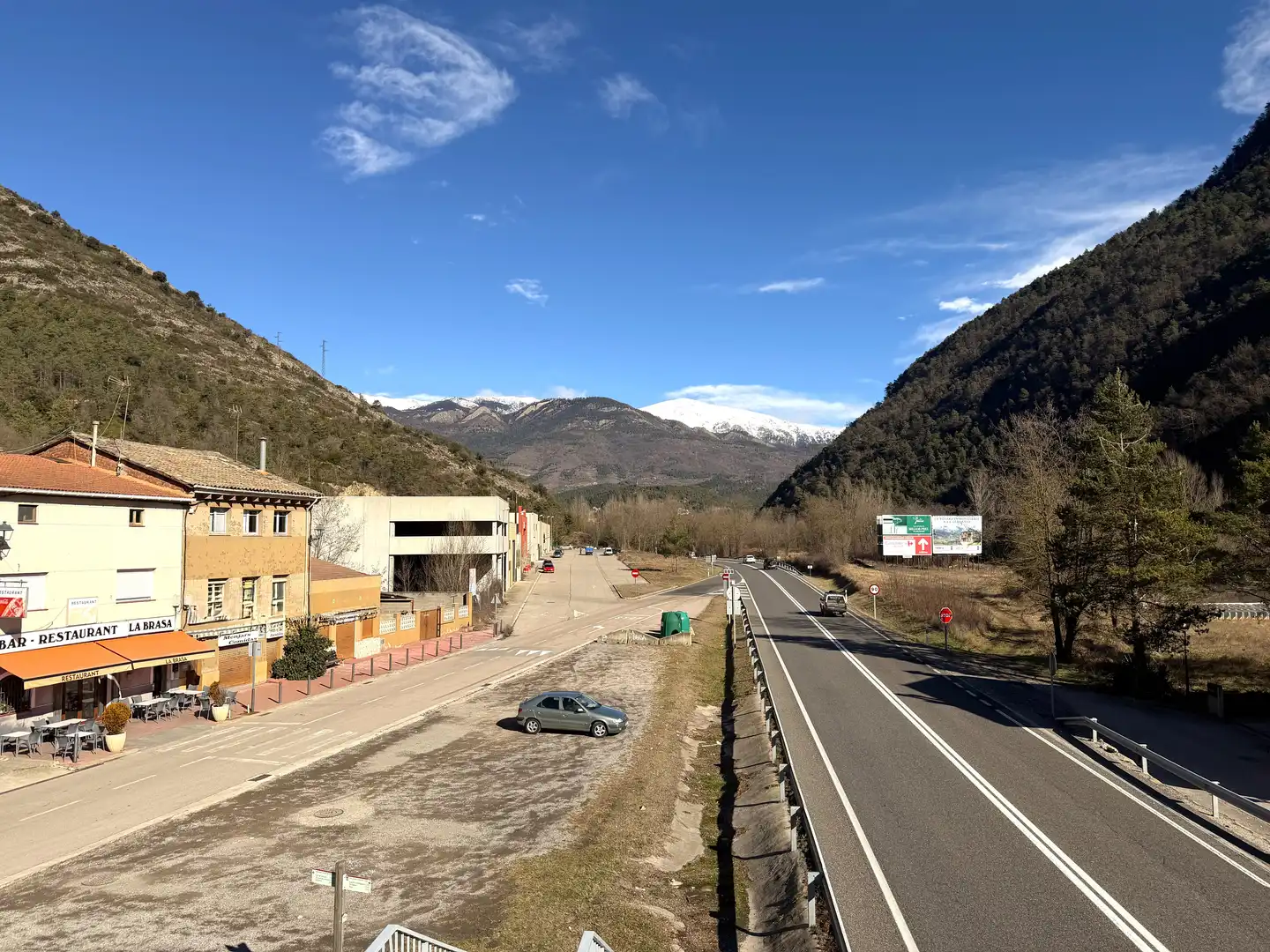 Vista exterior de Casa adosada en venda en Guardiola de Berguedà amb Calefacció