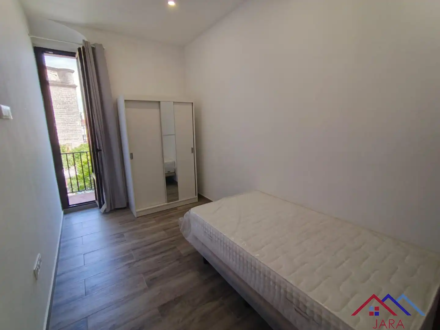 Dormitori de Apartament de lloguer en Jerez de la Frontera amb Aire condicionat, Calefacció i Terrassa