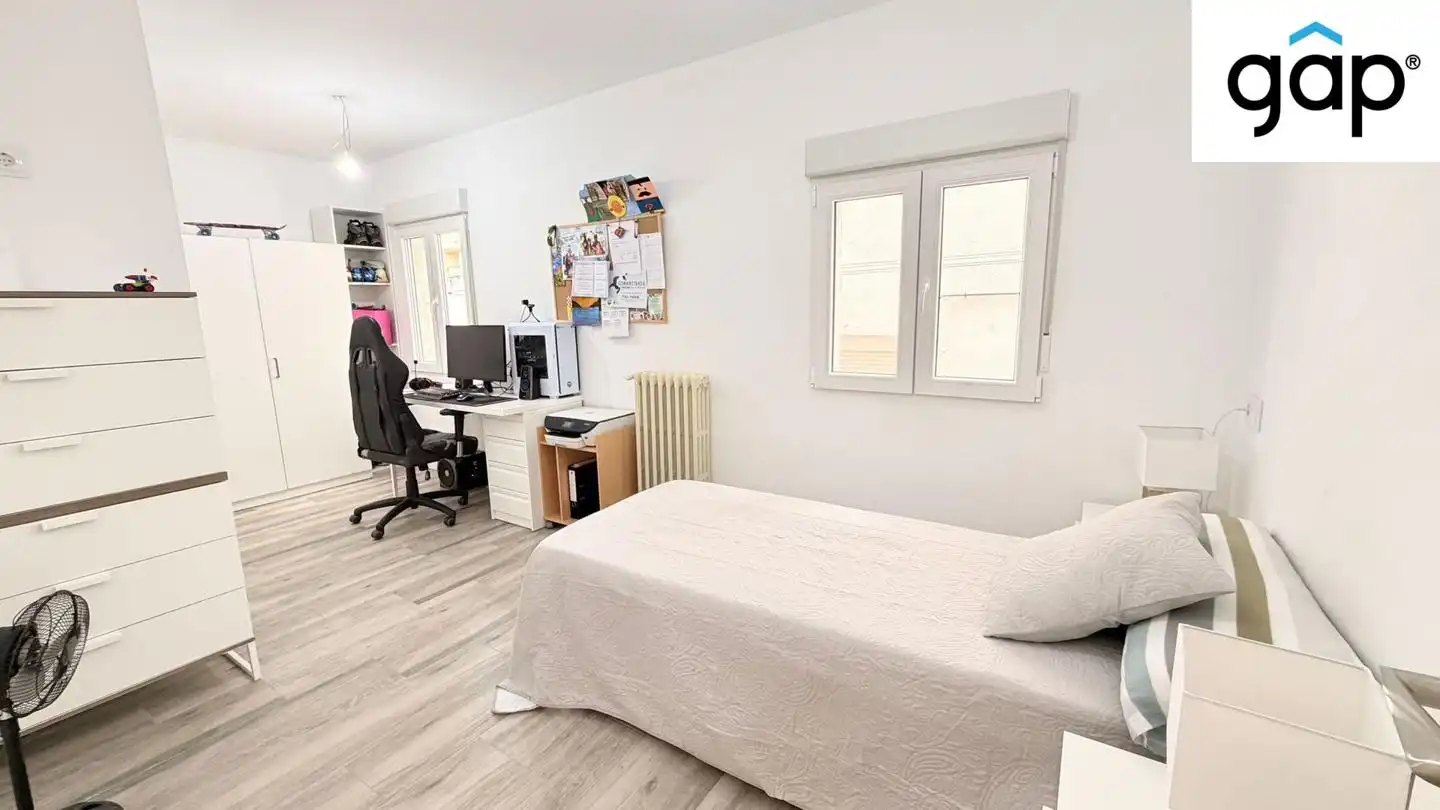 Bedroom of Flat for sale in Cuenca  with Heating, Terrace and Furnished