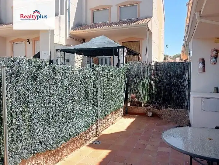 Terraza de Casa adosada en venta en Burgohondo