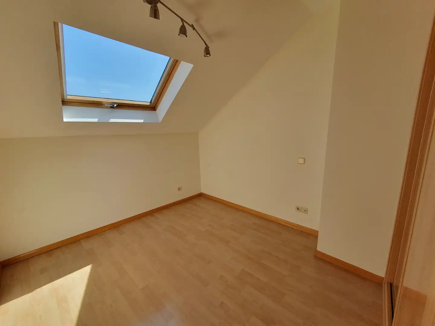Habitación de Dúplex en venta en Madrid con Aire acondicionado, Calefacción y Parquet