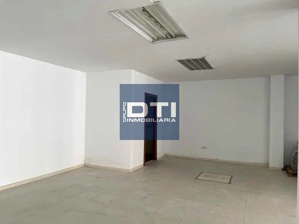 Local comercial en venta en Avenida Primero de Mayo, imagen 7