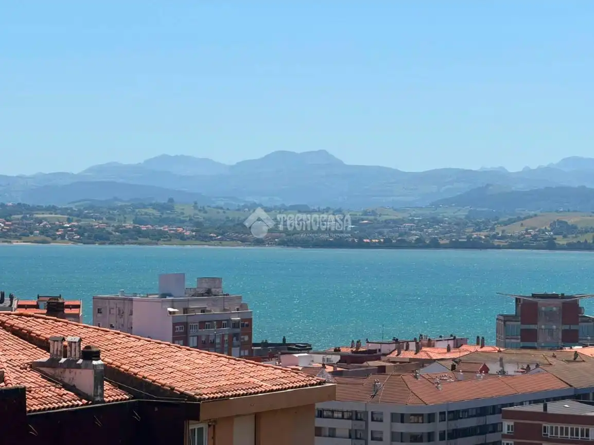 Piso en venta en Santander con Calefacción y Parquet
