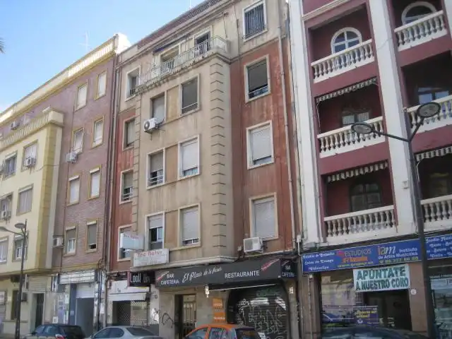 Vista exterior de Pis en venda en  Valencia Capital amb Parquet, Terrassa i Traster