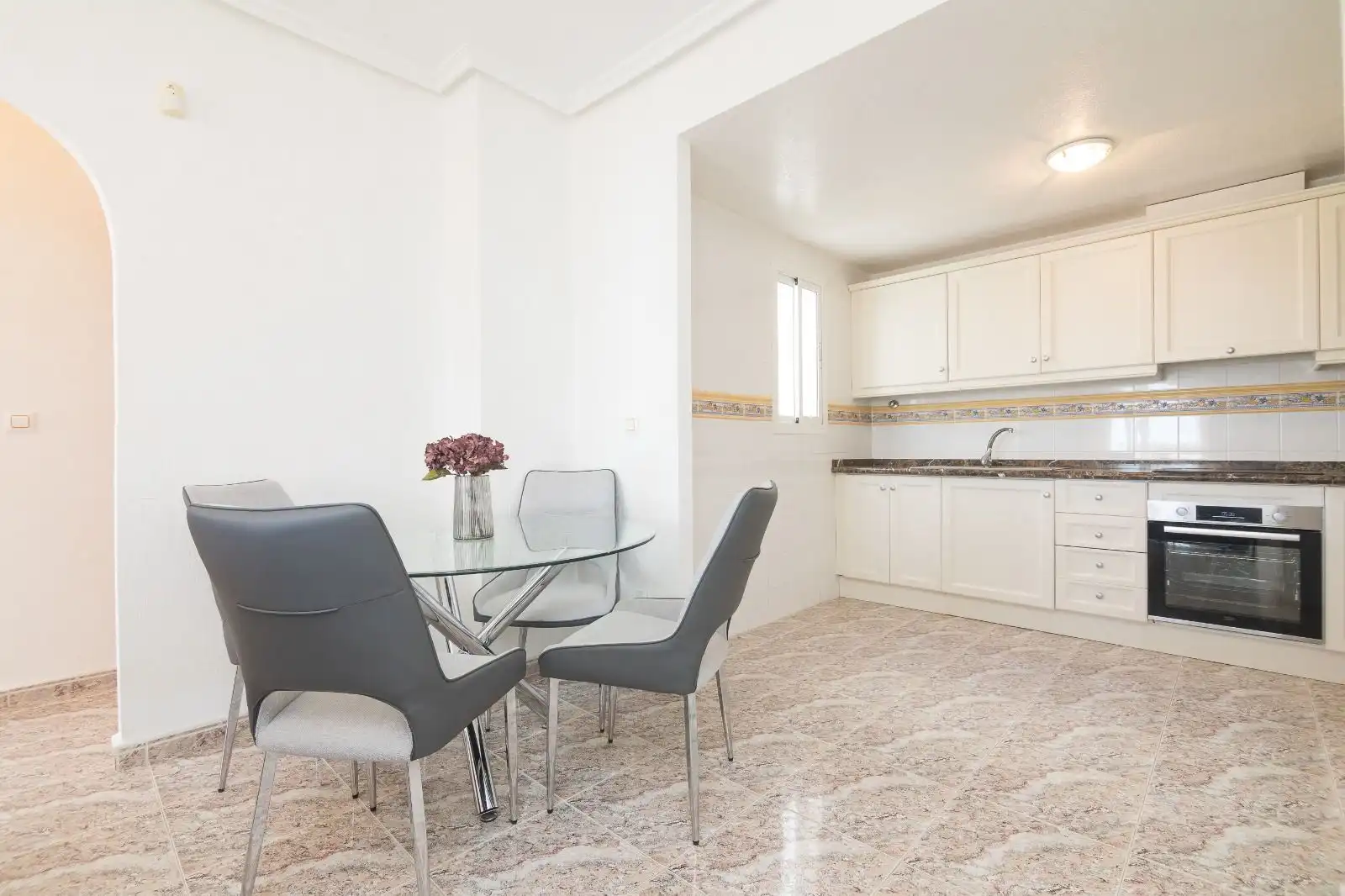 Küche von Wohnung zur Miete in Orihuela mit Klimaanlage, Heizung und Terrasse
