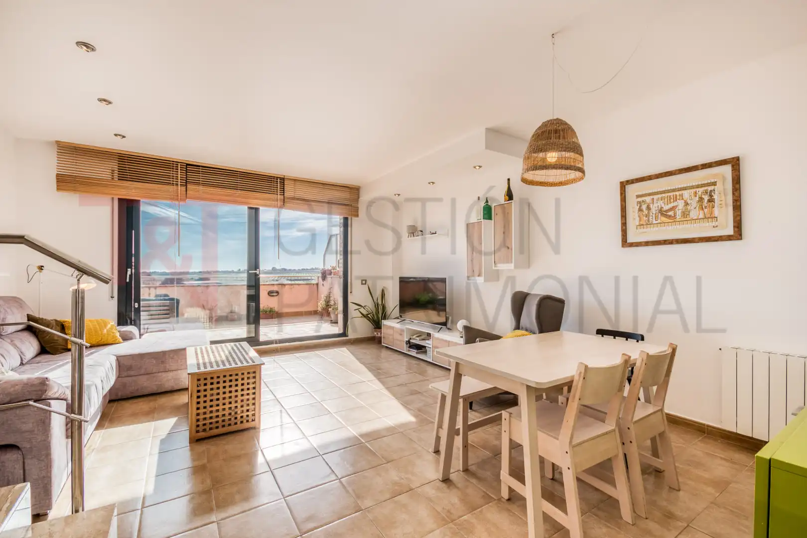 Sala de estar de Casa adosada en venta en Castellet i la Gornal con Calefacción, Terraza y Horno