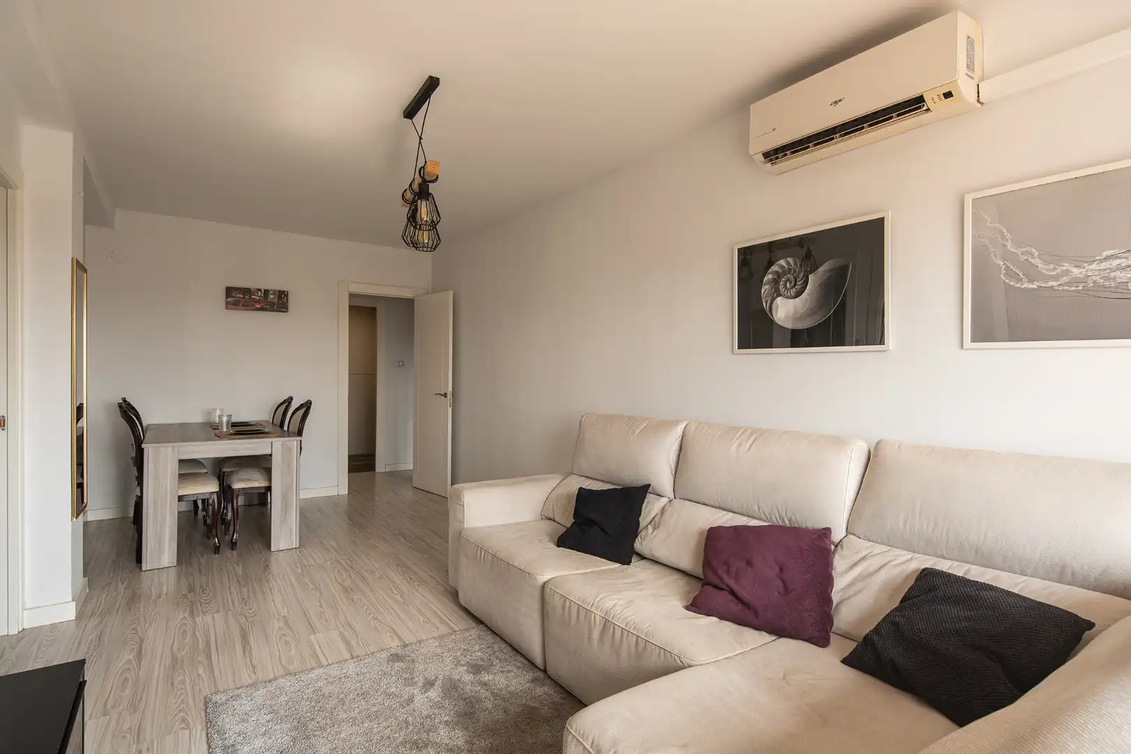 Living room of Flat for sale in Granada  with Air Conditioner, Parquet flooring and Terrace
