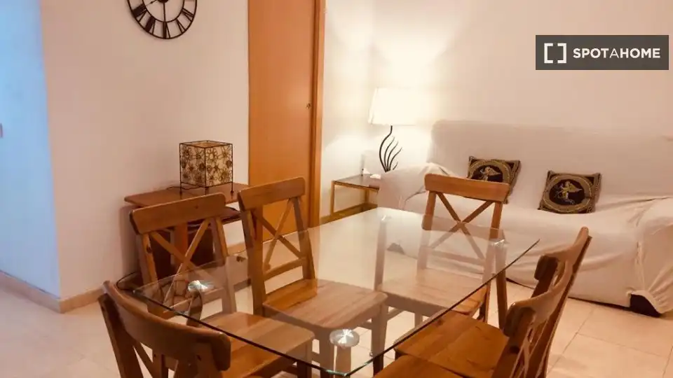 Flat with terrace to rent in Eixample