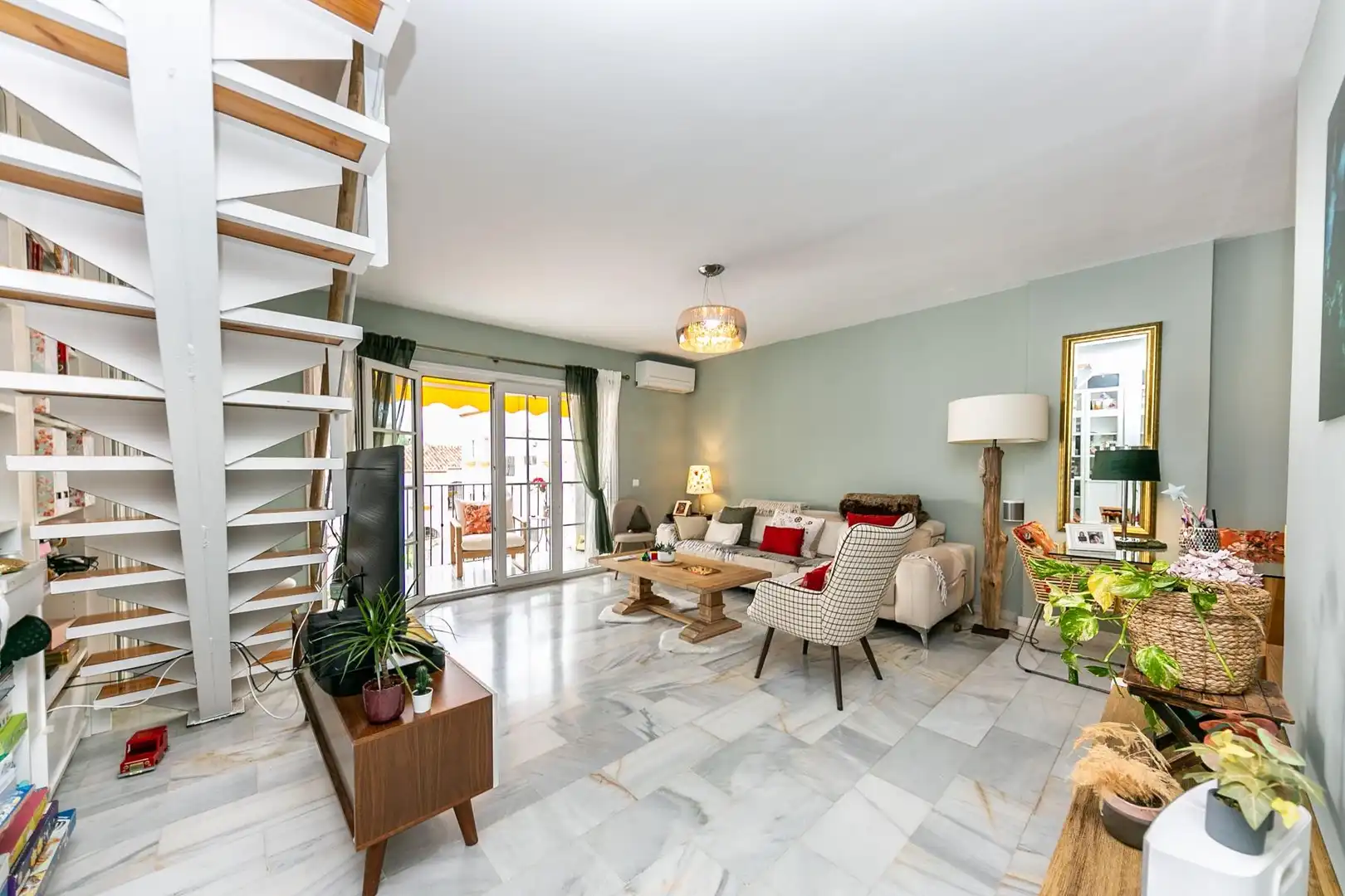 Sala de estar de Ático en venta en Benalmádena con Aire acondicionado, Jardín privado y Terraza