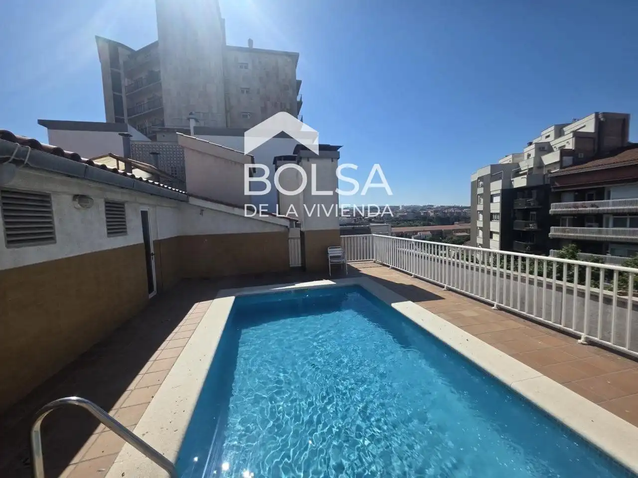 Piscina de Pis en venda en Manresa amb Aire condicionat, Calefacció i Terrassa