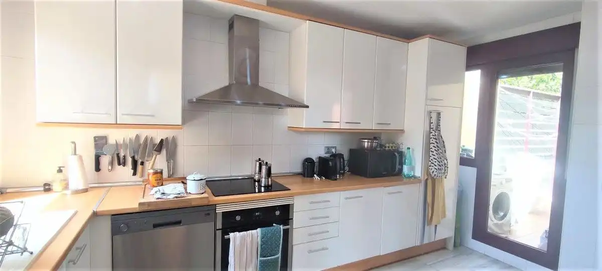 Küche von Haus oder Chalet zum Verkauf in Benahavís mit Klimaanlage, Heizung und Privatgarten