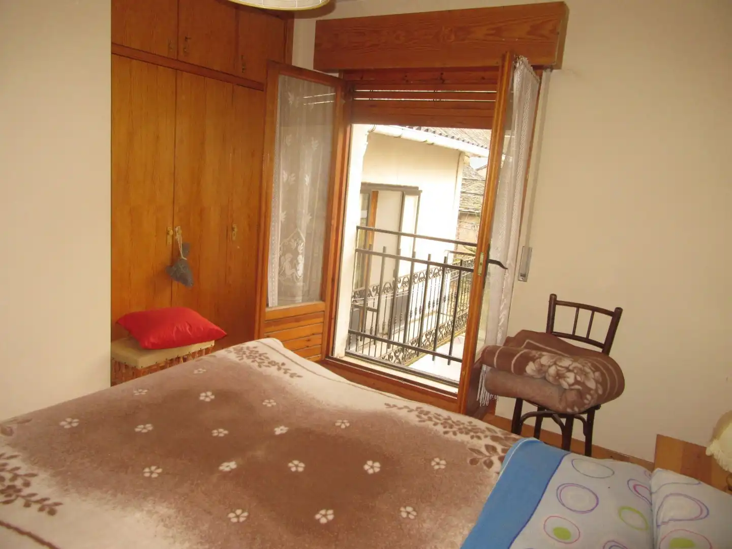 Habitación de Finca rústica en venta en Villanúa con Calefacción, Terraza y Trastero