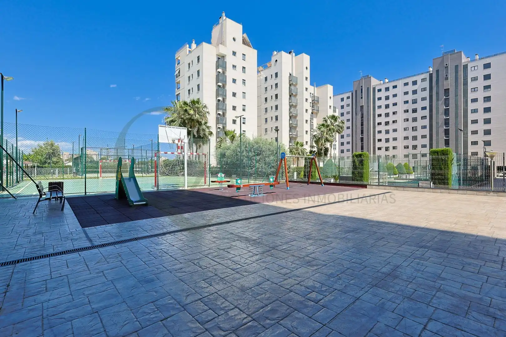Terraza de Piso en venta en Alicante / Alacant con Jardín privado, Terraza y Trastero